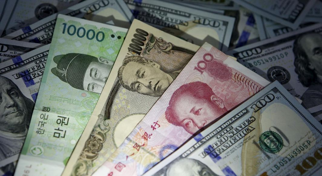 Китайският юан се засили над дневния си референтен обменен курс